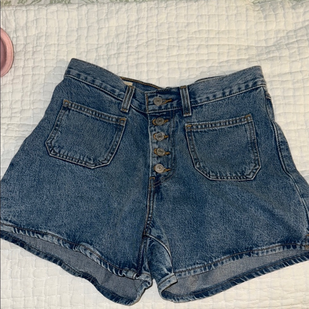 Levi Denim 80s mom shorts